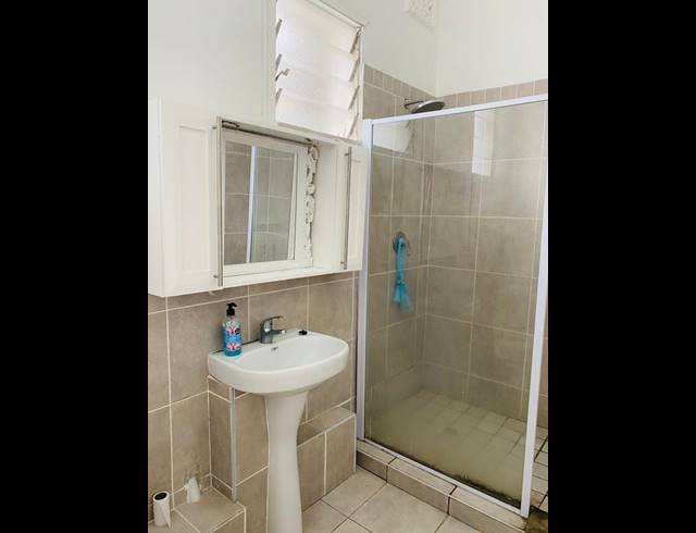 2 BEDROOM PROPERTY TO RENT IN UMBILO